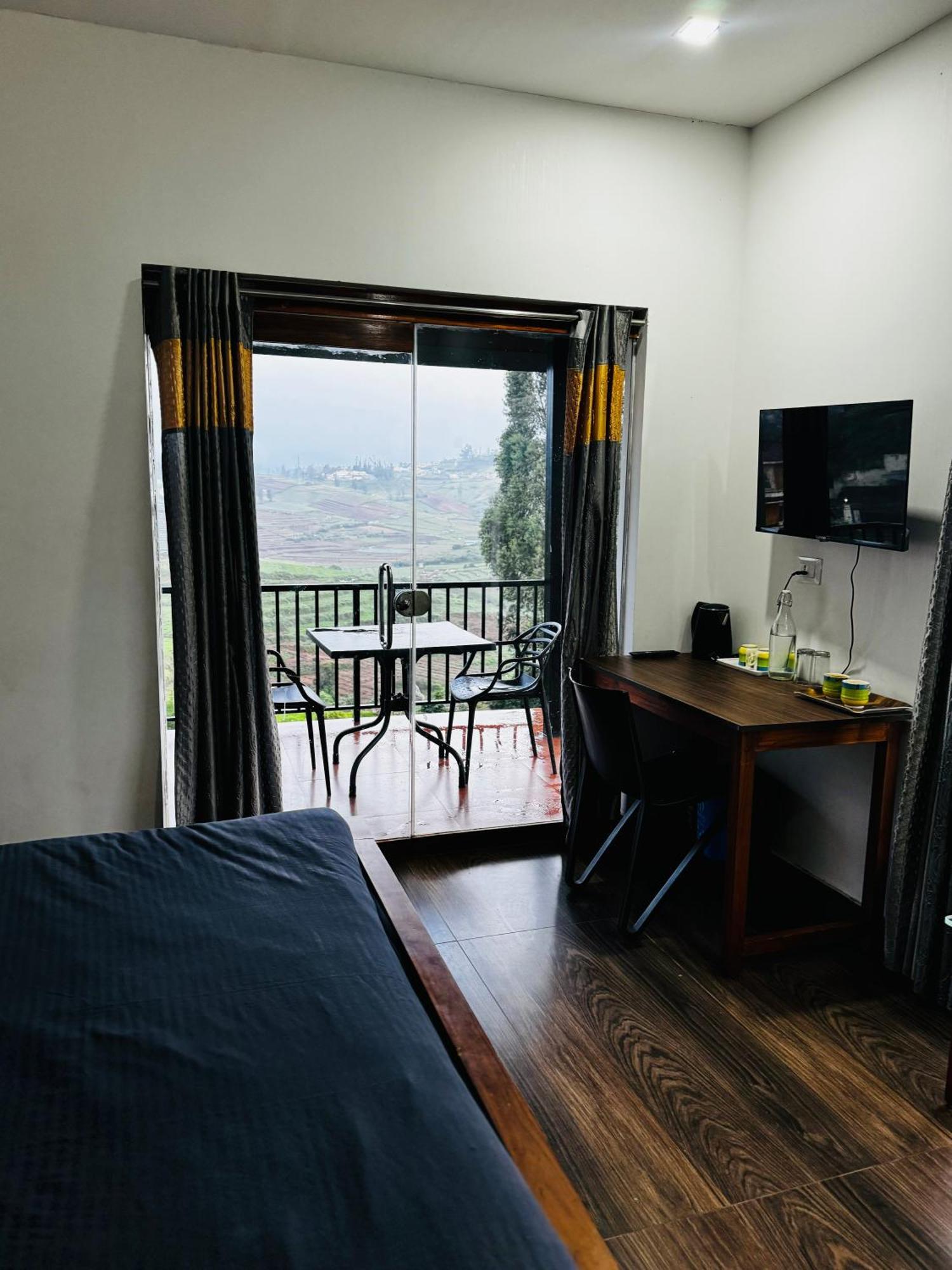 우티 The Wooden Springs B&B 외부 사진